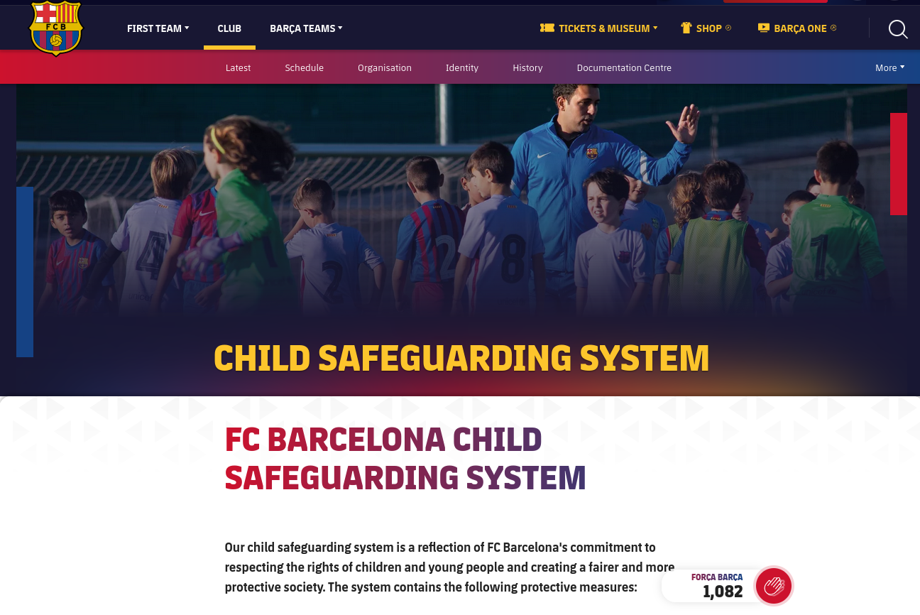 Captura de pantalla de la página oficial del FC Barcelona donde se pueden descargar los materiales del Sistema de Protección de Infancia en inglés